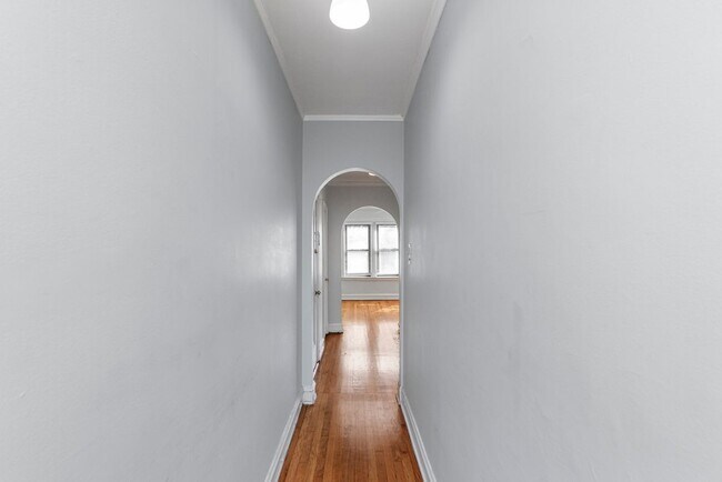 Photo - 2344 W School St