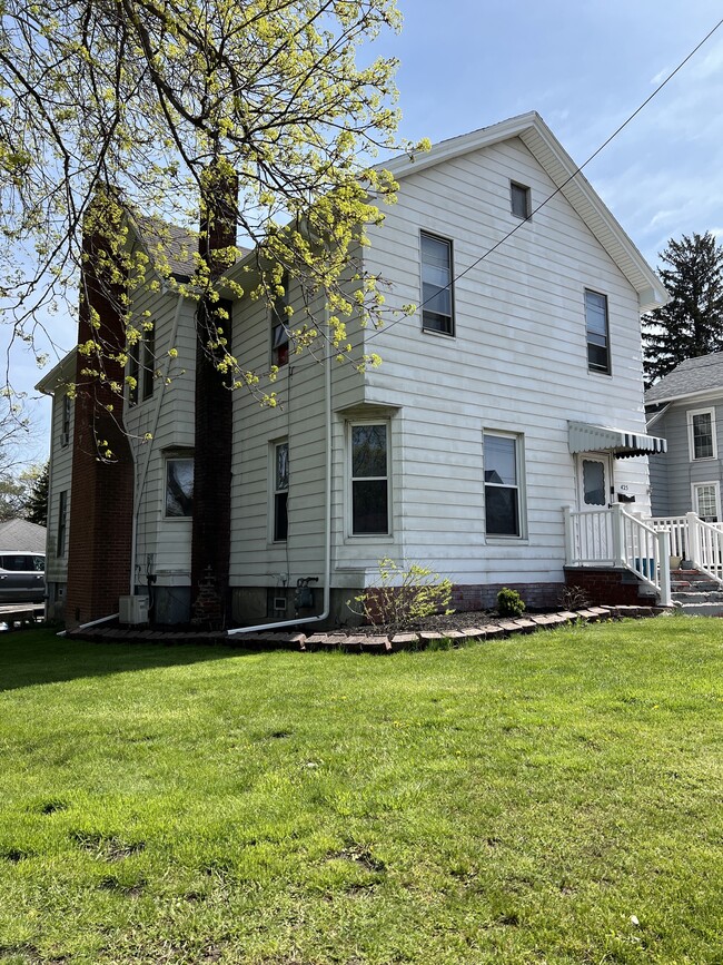 Photo - 425 Ellicott St Unidad 2