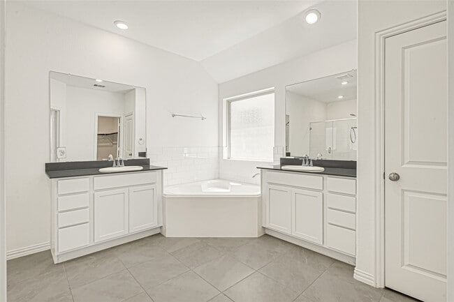 Photo - 31422 Vineyard Creek Dr