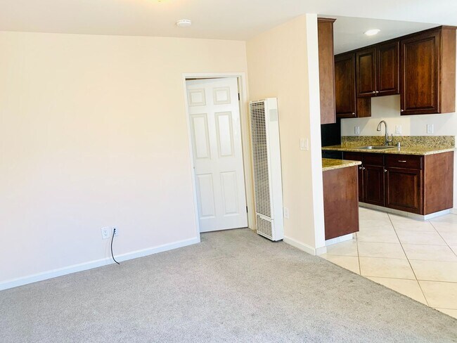 Photo - 1BD/1BA Mission Hills Apartment w/ 1-Car Garage! Only $2,095/mo~ Unidad 1537 Linwood Street