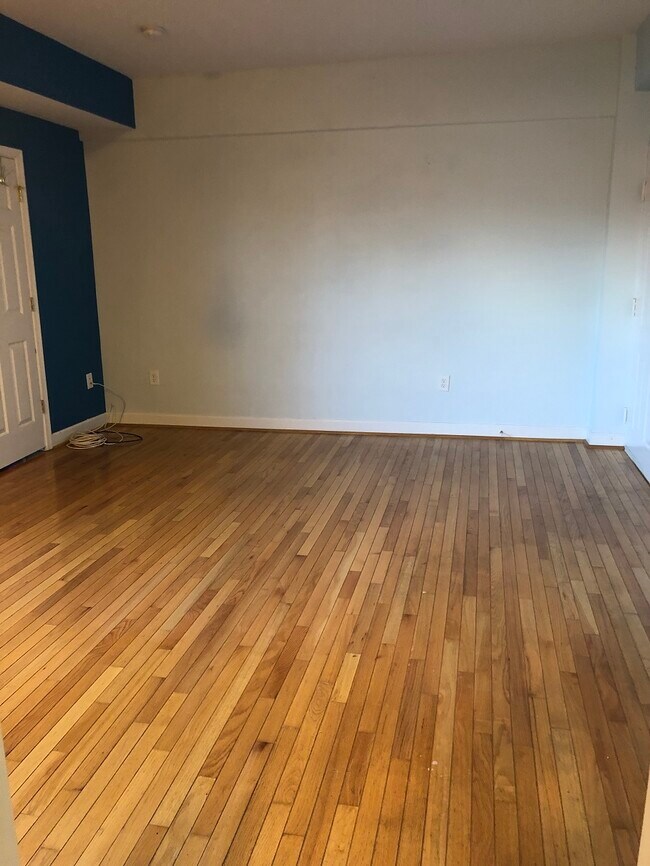 Photo - 1321 Fairmont St NW Unidad 404