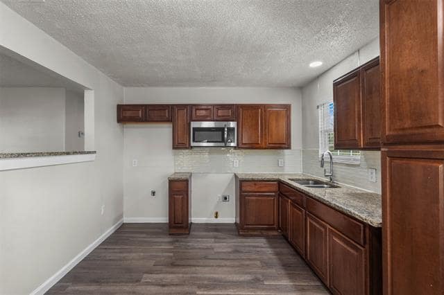 Photo - 635 Woodmont Dr