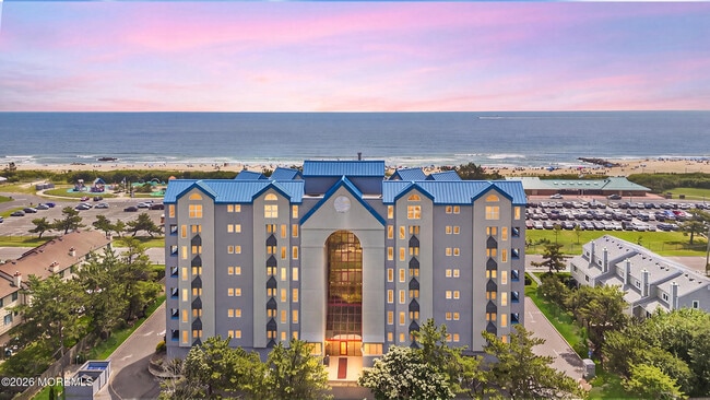 Building Photo - 300 Ocean Ave N Unit C1
