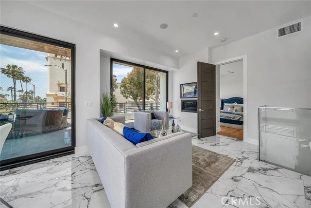 242 S Broadway