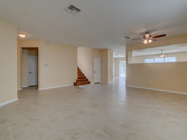 Photo - 17552 Queensland St