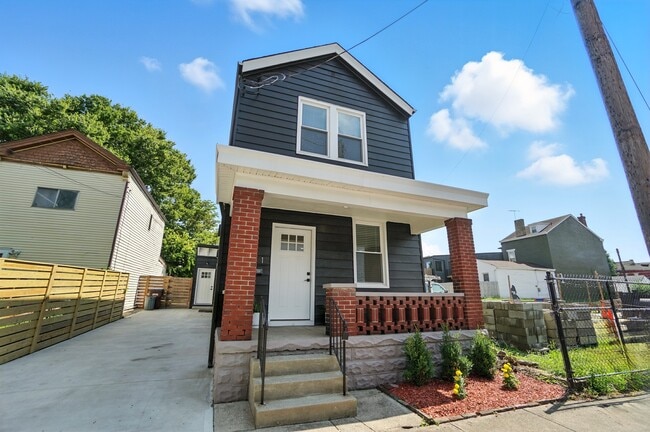 Building Photo - 831 Dayton Ave Rental