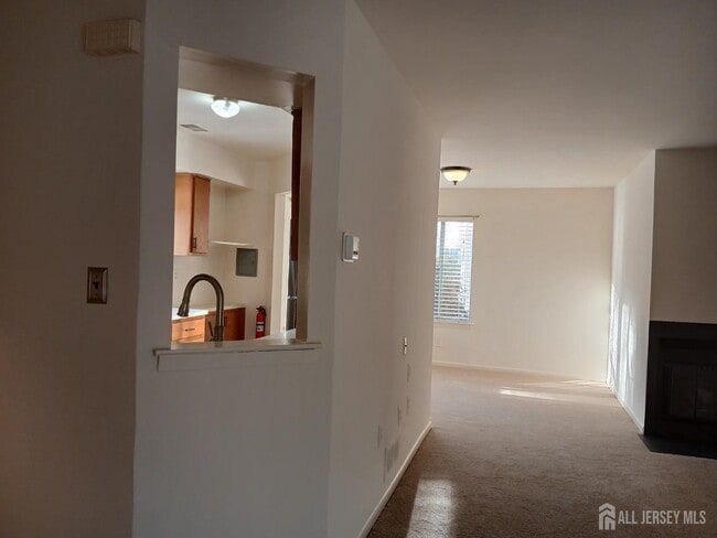 Photo - 1081 Schmidt Ln