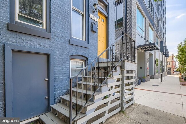 Building Photo - 2535 N Howard St Rental