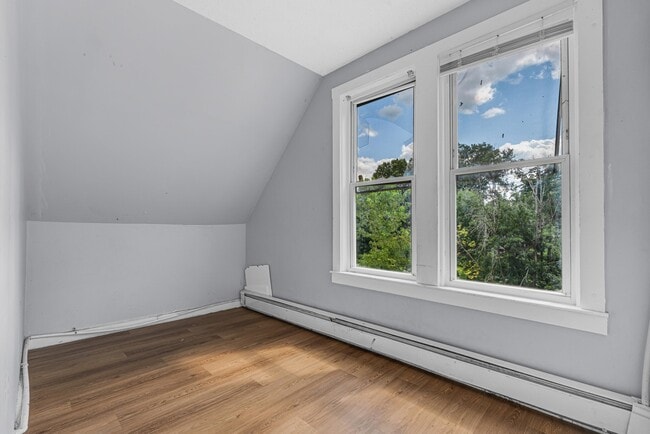 139-141-141 Homestead Ave Unit 3rd Floor