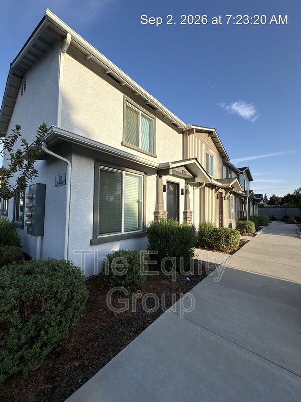Building Photo - 418 S Summit St Unit #102
