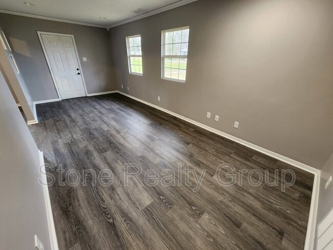 Photo - 902 E Marley Dr