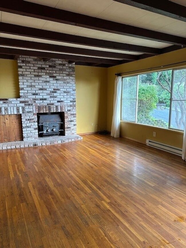 Photo - 29287 Wallace St