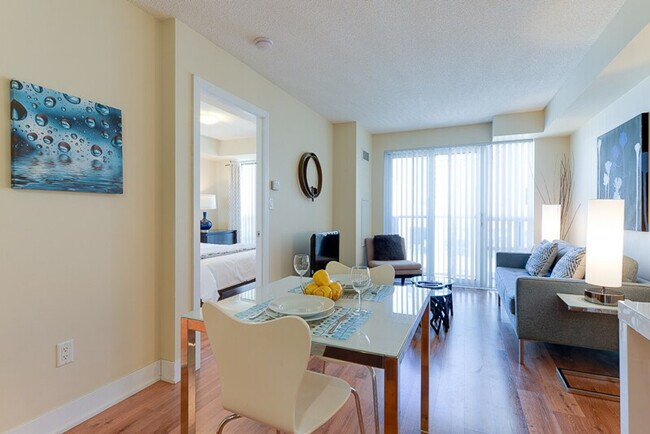 Photo - 20 Blue Jays Way Unité ID1034863P