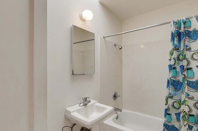 2841 Fruitvale Ave Unit A