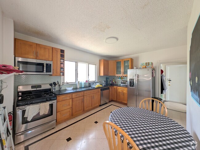 Building Photo - 489 Main St Unit 489 Rental