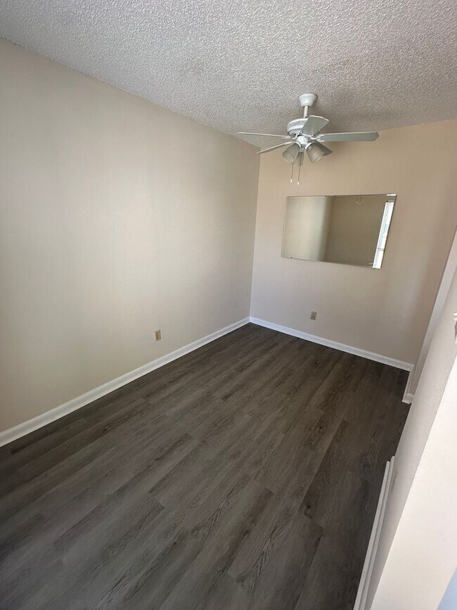 Photo - 2BD/1.5BA Townhouse located on the Germant...