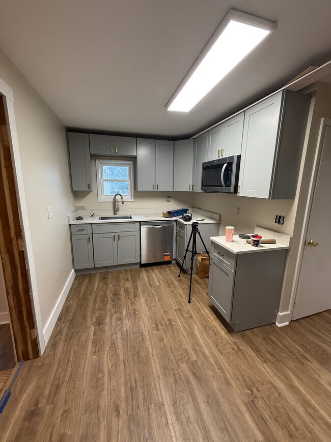 Photo - 305 Crusher Way