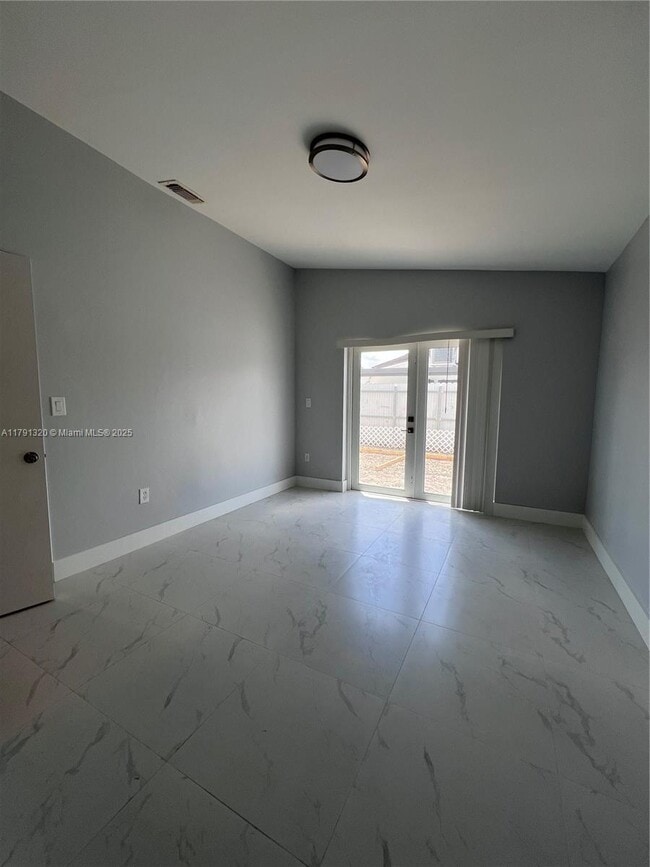 2834 W 75th Ter
