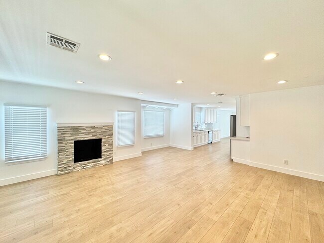 Photo - 5937 Ranchito Ave