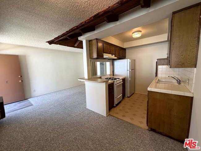 Photo - 307 N Curtis Ave Unit E