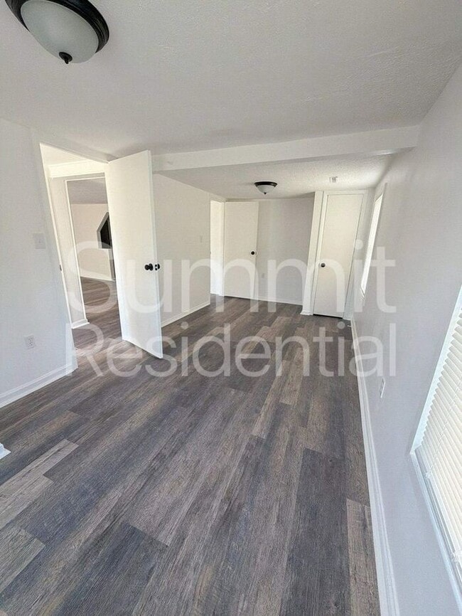 2 bedroom 1 bathroom Home in Mansfield!!
