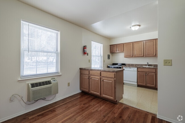 2BR, 2BA - 1,036SF - Kitchen
