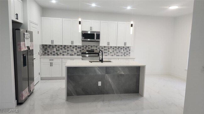 Photo - 2810-2844 44th St SW