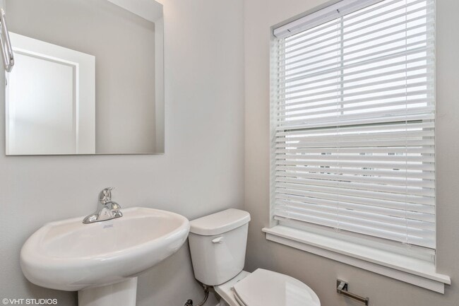 Photo - Big Ben Townhomes | Modern Living with Everyday Convenience