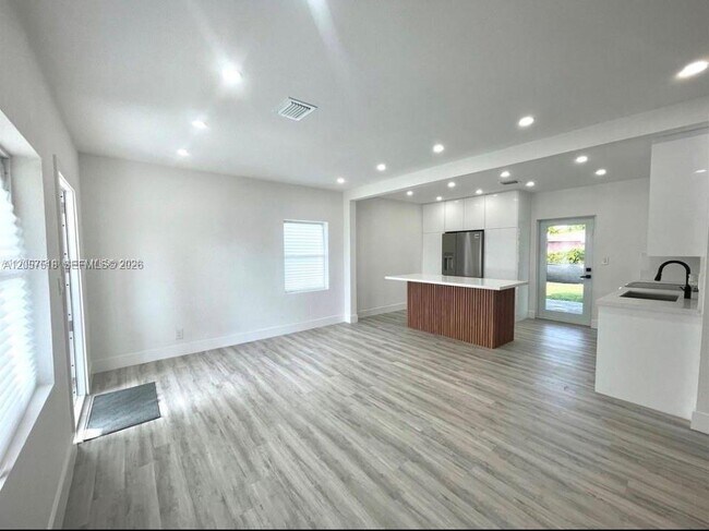 Photo - 14641 Jackson St