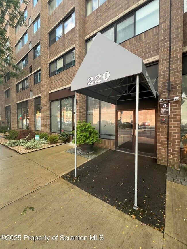 Photo - 220 Linden St Condo