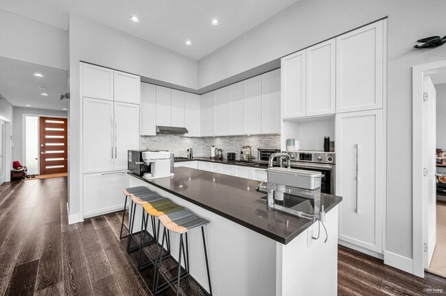 Photo - 3881 Cates Lndg Wy
