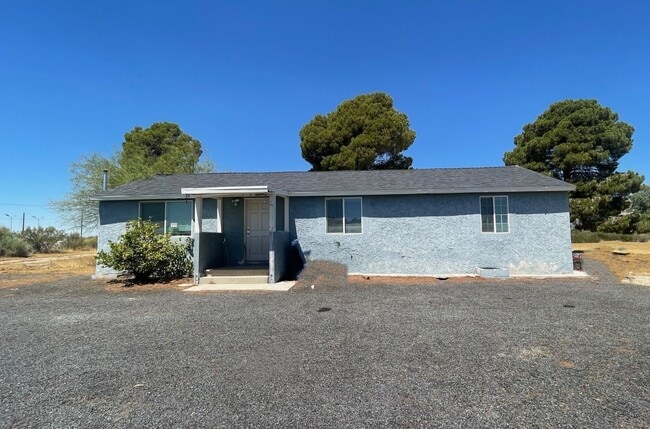 Building Photo - 601 California City Blvd