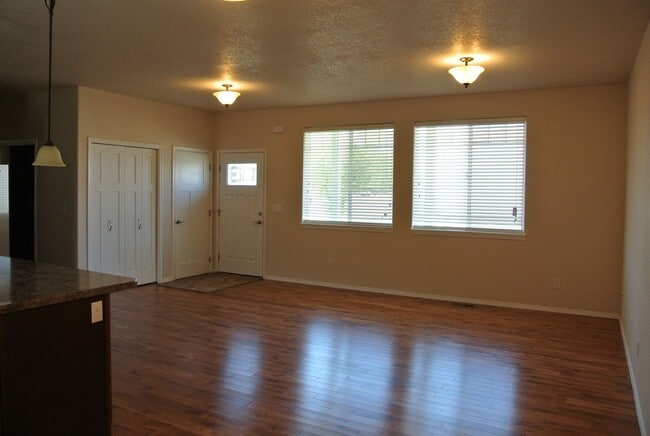 Photo - Spread Out and Live Large in this Luxuriou...