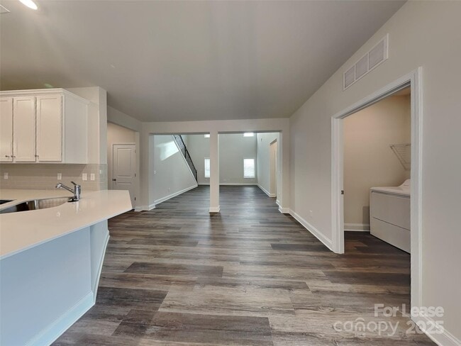 Photo - 168 Queenshall Rd