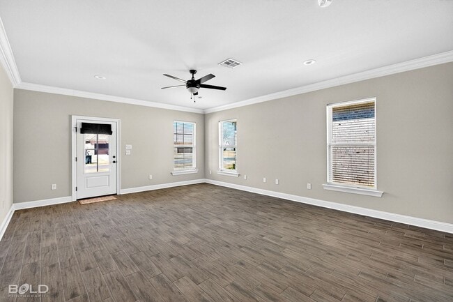 Photo - 766 Crozier Dr