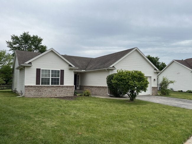 Building Photo - 5858 Sarah Lake Dr