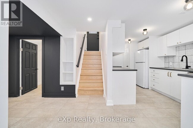 Photo - 111 Riverside Dr N