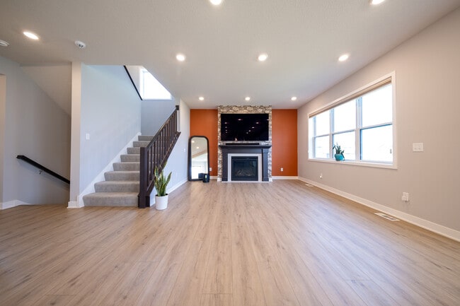 Photo - 14306 Acer Ave