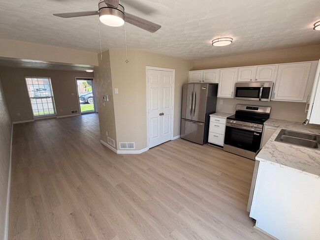 Photo - 1011 Pinoak Ct