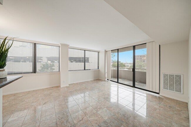 3525 Sage Rd Unit 404