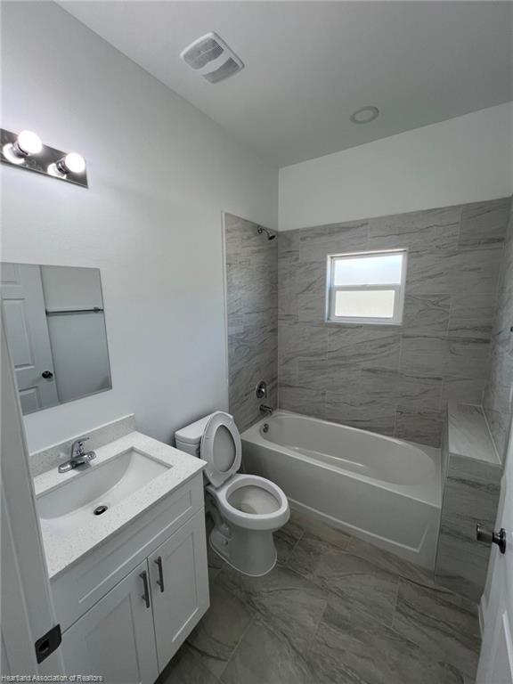 Photo - 238 E Canal Way NE