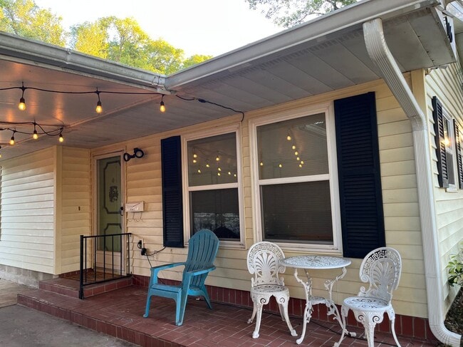 Photo - 1816 Weeks Ave