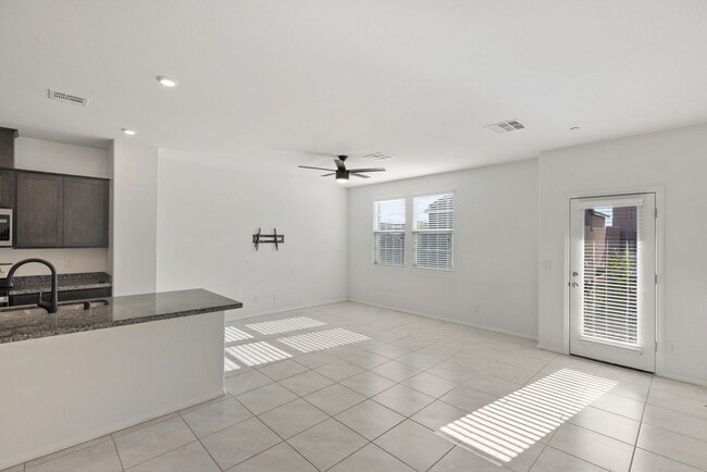 Photo - LIKE NEW 3 BEDROOM TOWNHOME