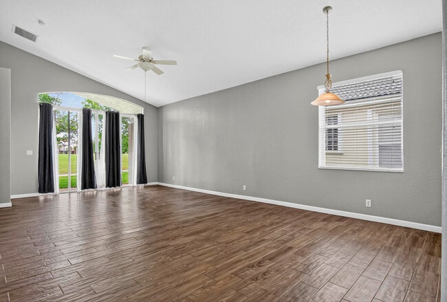 Photo - 671 Stanford Ln