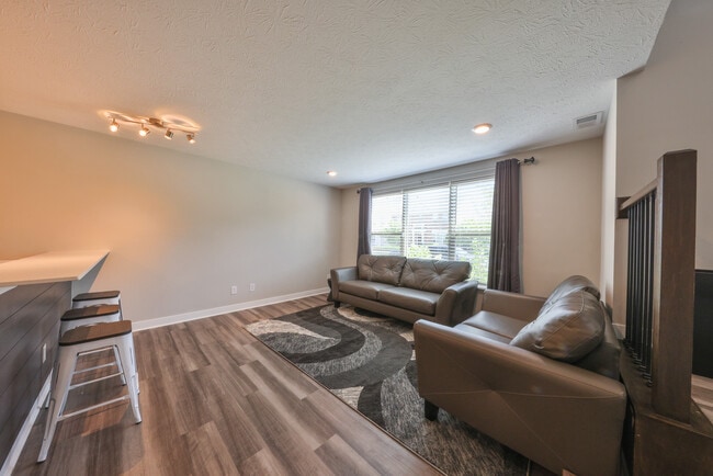 Photo - 13496 Erlen Dr
