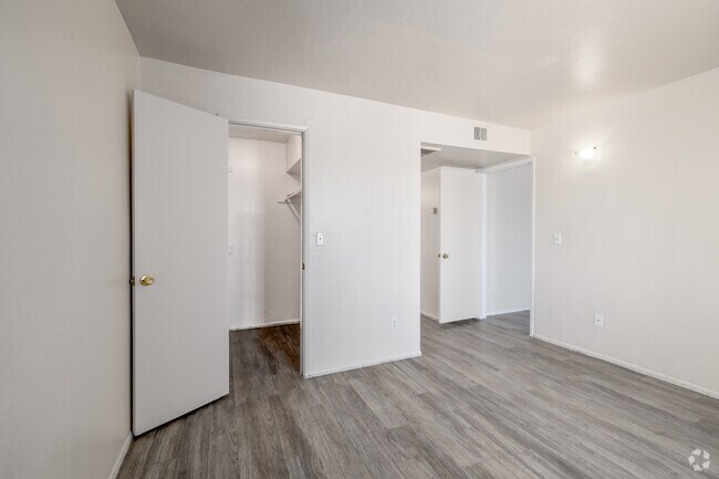1BR, 1BA - 604SF - Bedroom - Santuario