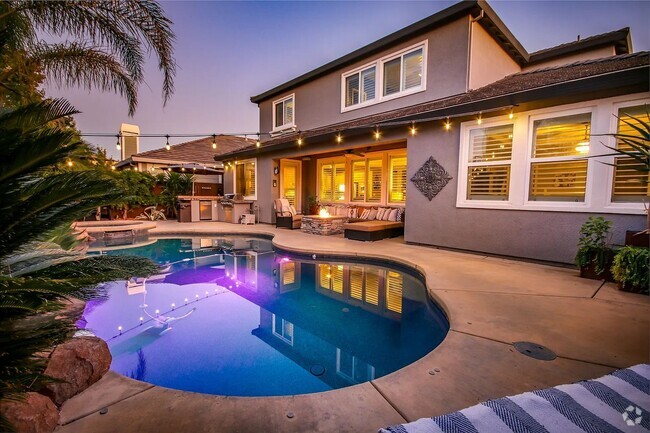 Building Photo - Amazing Solar Fosket Ranch Pool, Spa, Buil... Rental