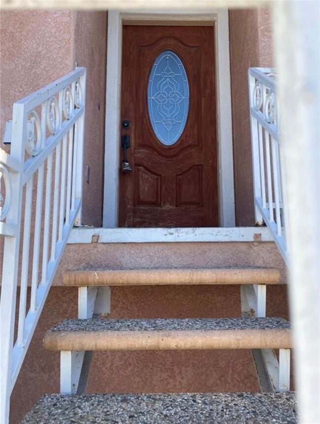 Photo - 1425 W 224th St
