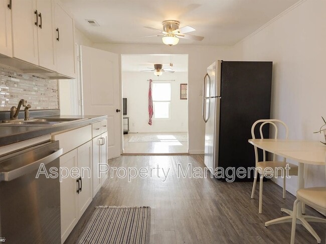 Photo - 2101 Melvin Ave