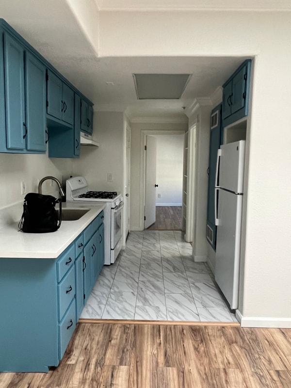 Photo - 1072 Laguna Ave